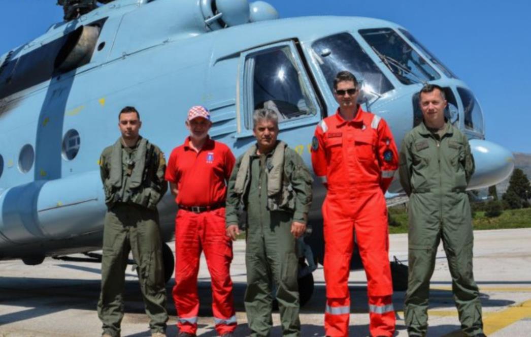 BEBA NIJE MOGLA ČEKATI: Korčulanka rodila bebu u helikopteru!