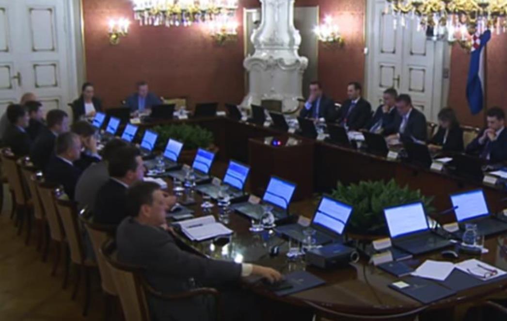 Evo koje će troškove Vlada morati srezati