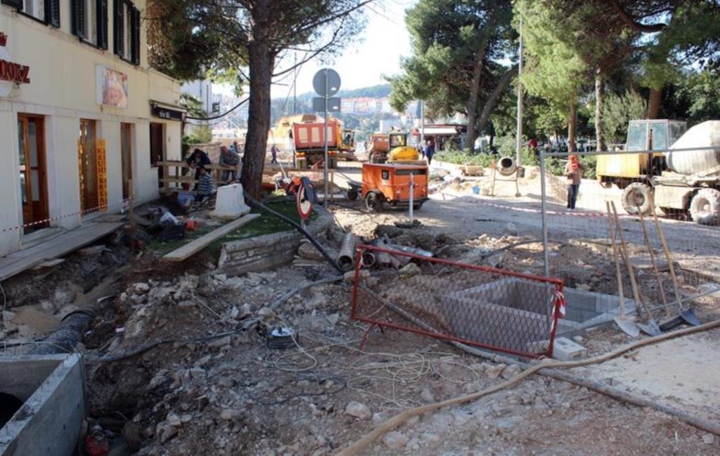 EKO OMBLIĆI PORUČUJU: Zeleni apel za gruški park!!