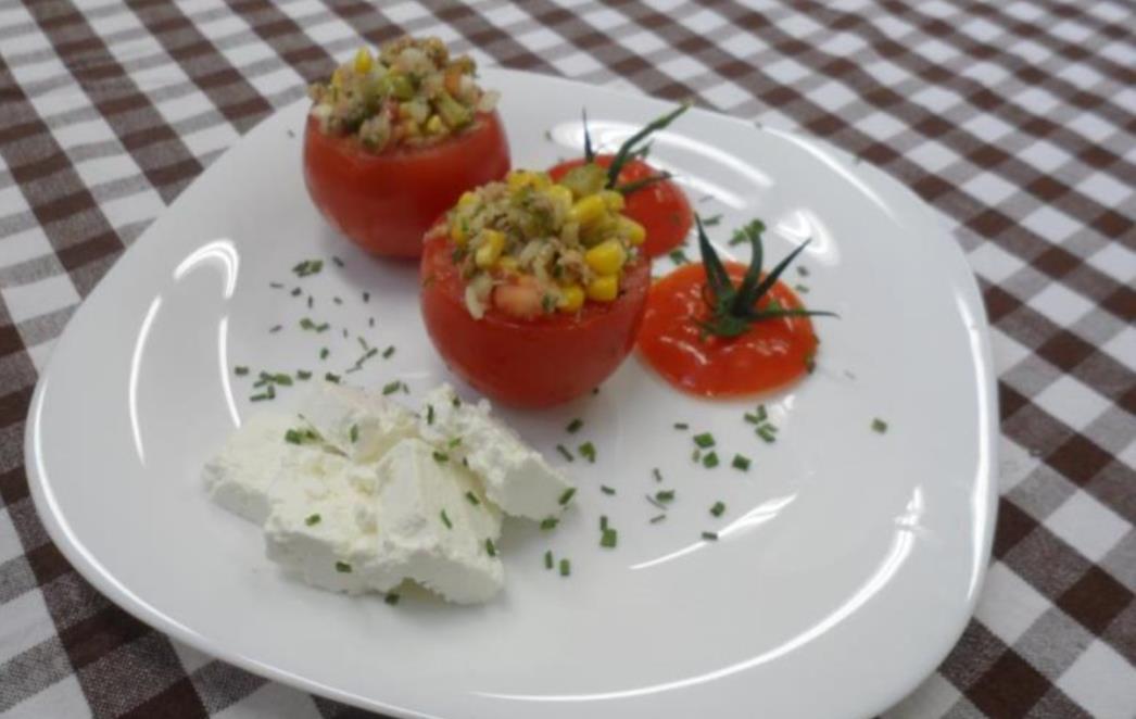 RECEPT DANA: Nadjevene rajčice na primorski način