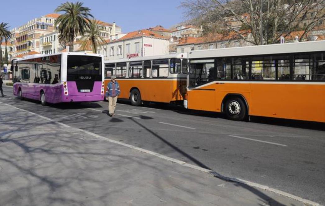 VOZAČ BRANIO TURISTKINJU: Huligani koji su pretukli vozača Svetomira Tomaševića jutros predani pritvorskom nadzorniku
