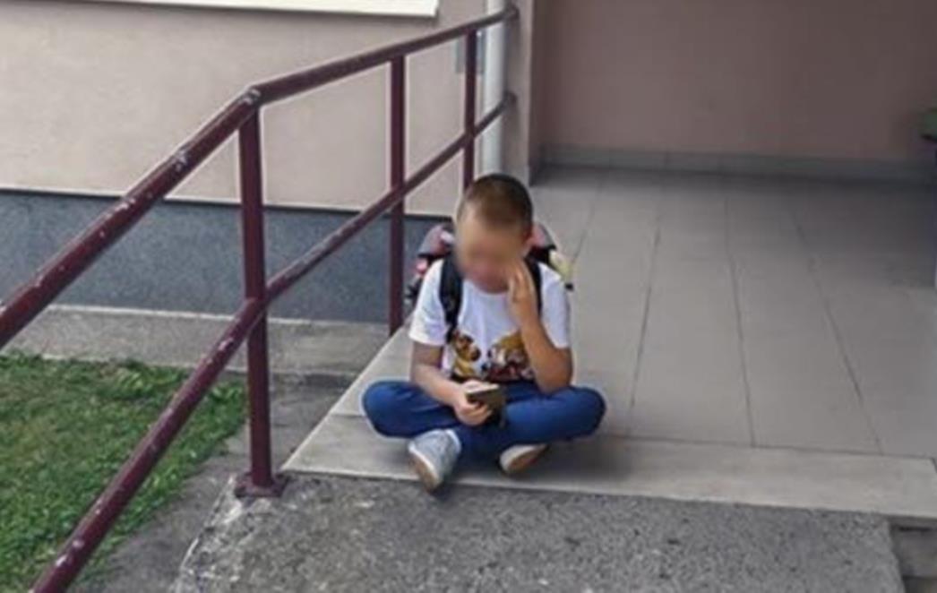 SLUČAJ UPLAKANOG DJEČAKA 'Žao nam je ako je zbog krive procjene prvi dan bio stresan'