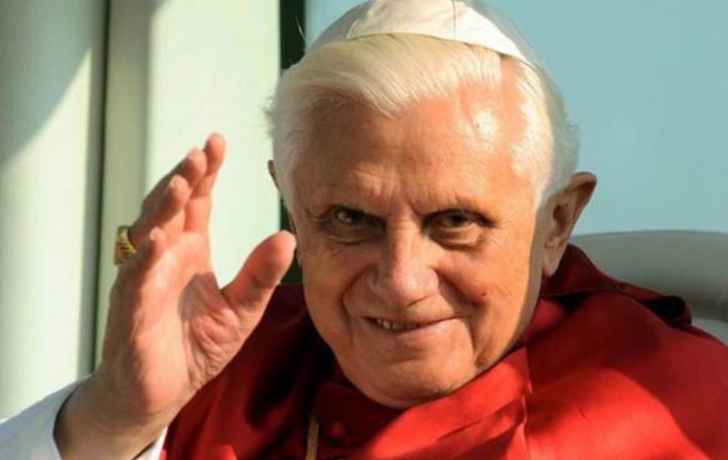 POGORŠALO SE ZDRAVSTVENO STANJE BIVŠEG PAPE BENEDIKTA 'Neće još dugo biti među nama'