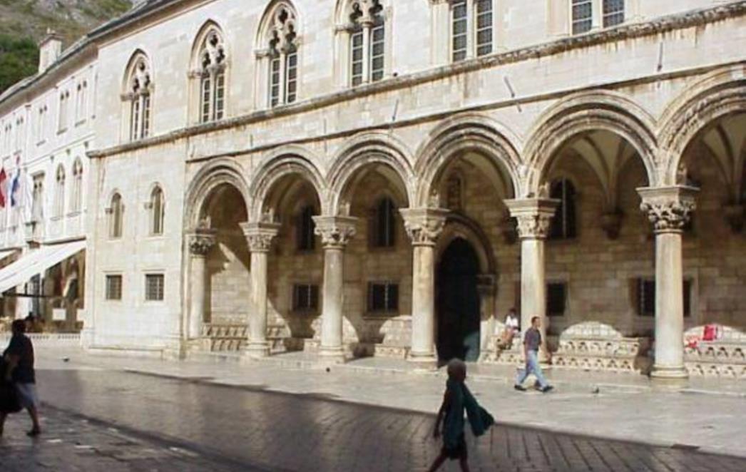 Knežev dvor sutra zatvoren zbog 'Orlanda'