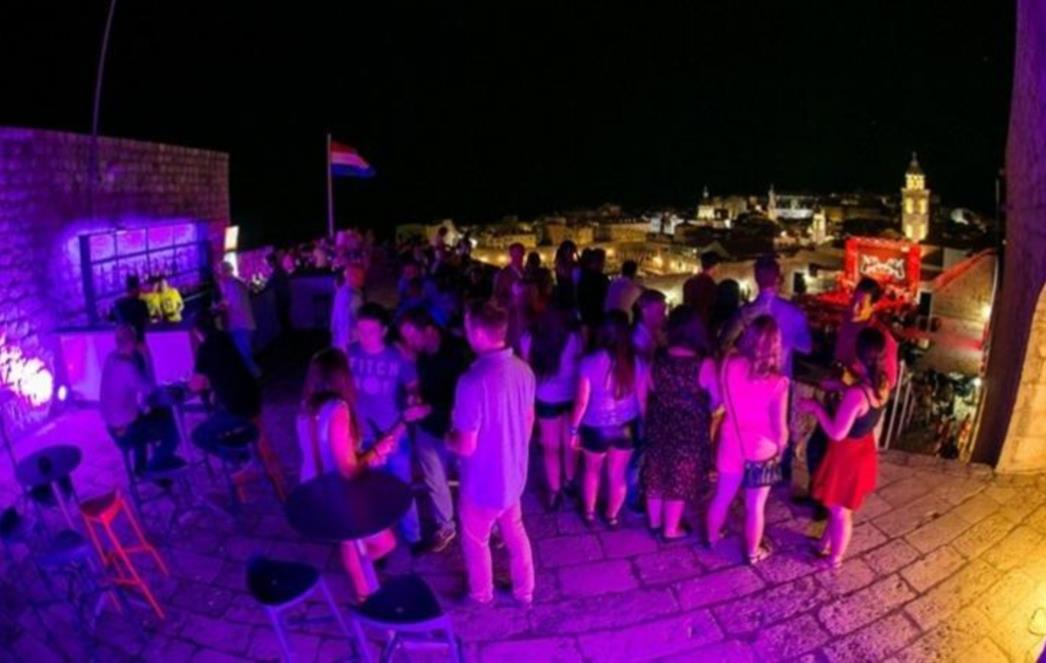 Navijajte vatreno uz Vatrene na taraci Culture Cluba Revelin!