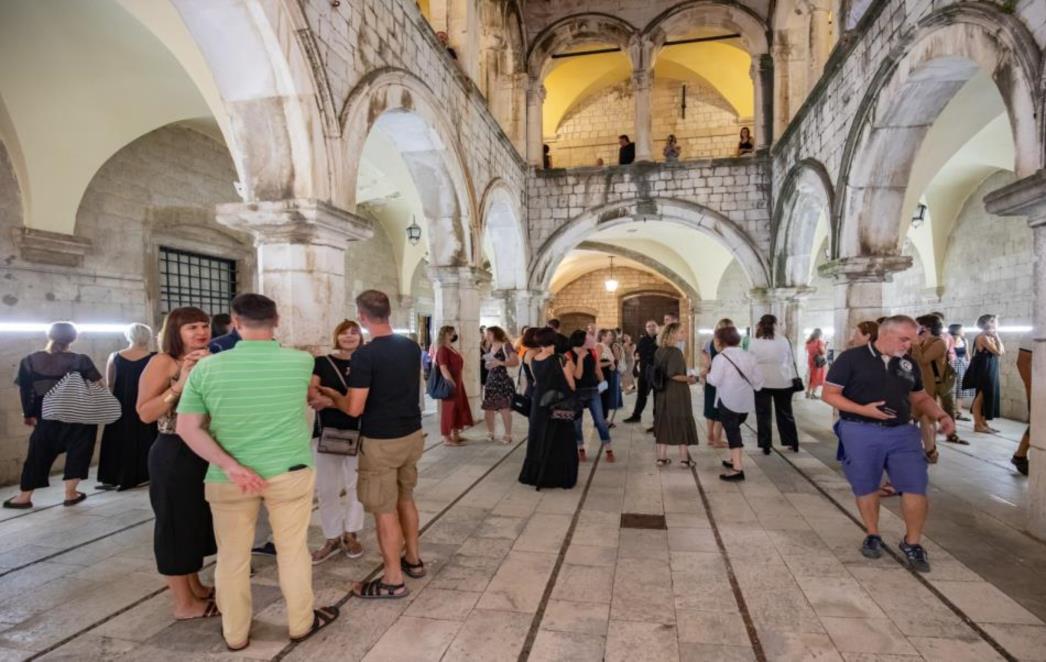 U Sponzi izložen 'Horizont sjećanja' Ivane Dražić Selmani (FOTO)