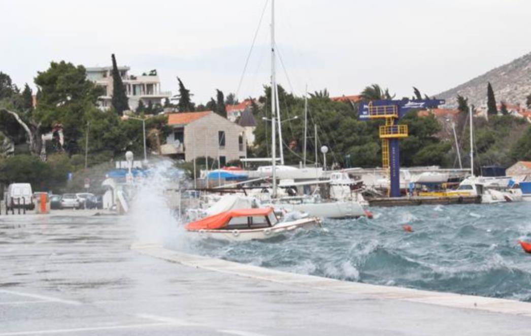 CIKLONA 'URBAN' U NOVOM TJEDNU: Dolazi zahlađenje, bura na Jadranu, po najvišim vrhovima prve pahulje