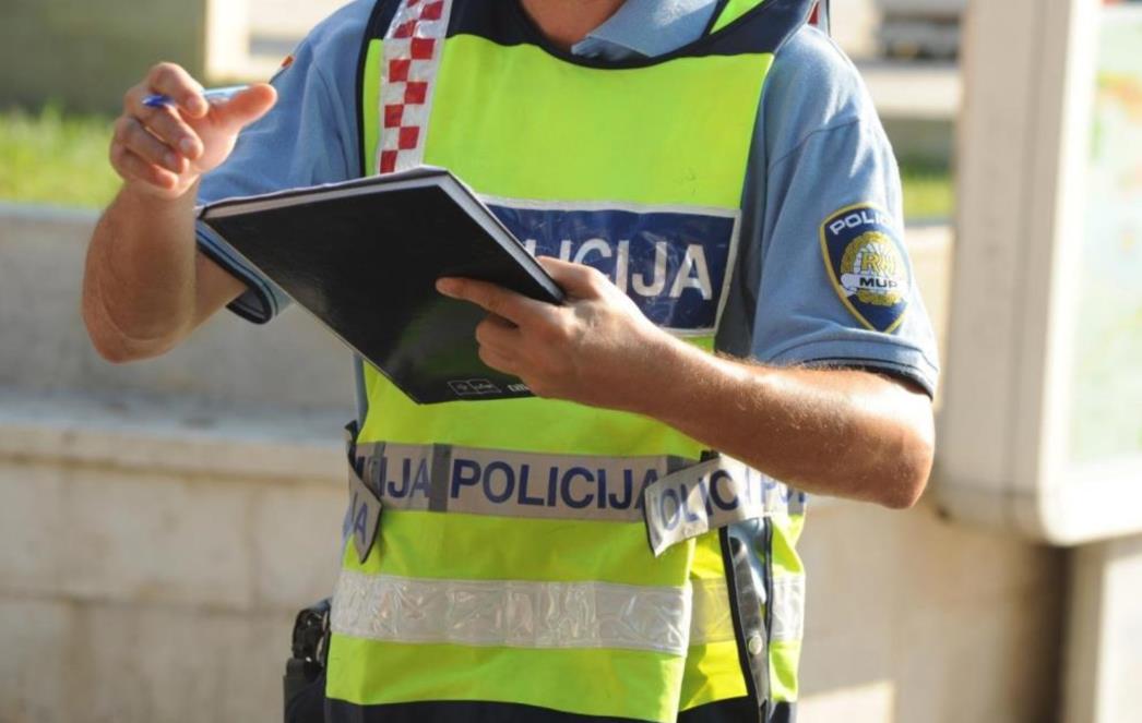 Više od deset tisuća kuna platit će Pločanin jer je vozio pijan bez dozvole