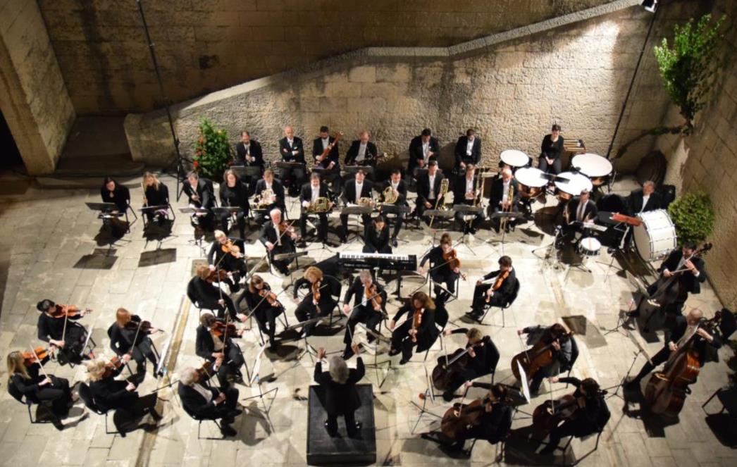    KONCERT     Večeras s DSO-om nastupa violončelistica Vanda Đanić