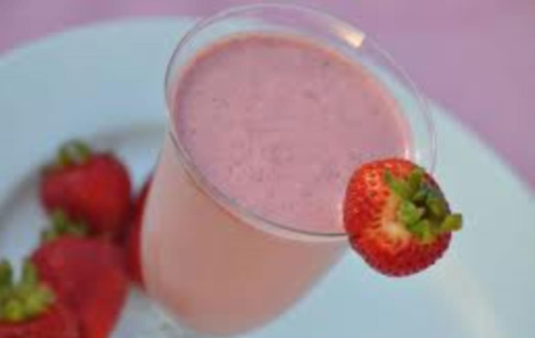 RECEPT DANA: Frape od banana i jagoda