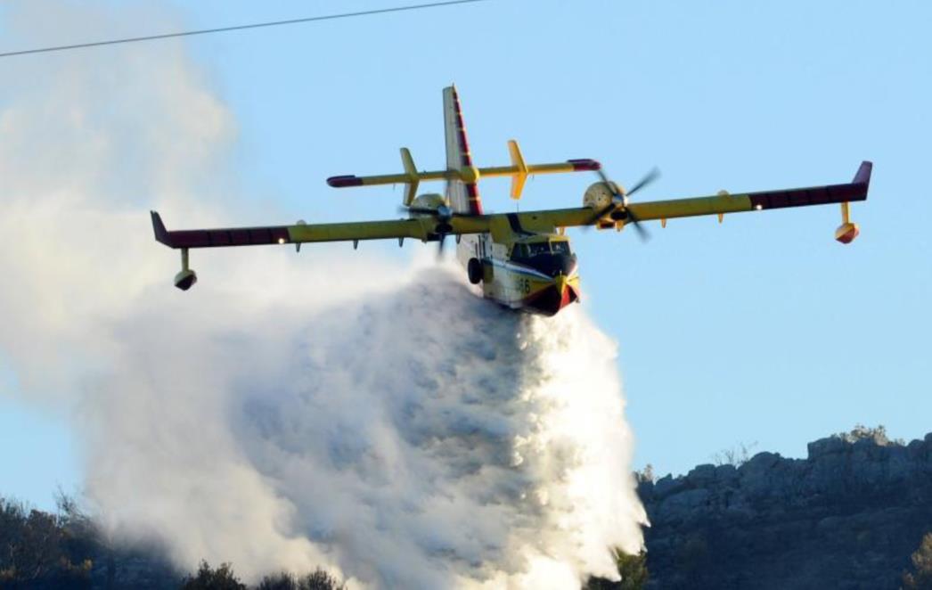 VELIKI POŽAR U DUBROVAČKOM PRIMORJU! Na terenu 50 vatrogasaca i dva kanadera, sve upućuje na podmetanje!