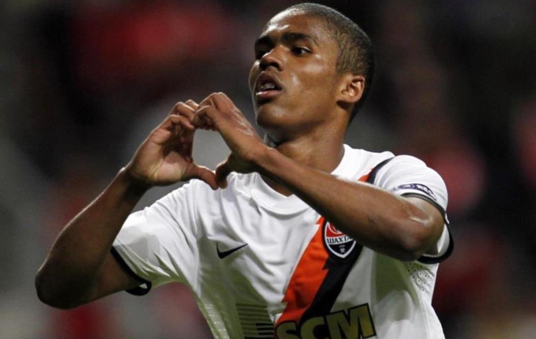 Douglas Costa: Jako sam  zainteresiran za odlazak u Chelsea, želim raditi s Mourinhom