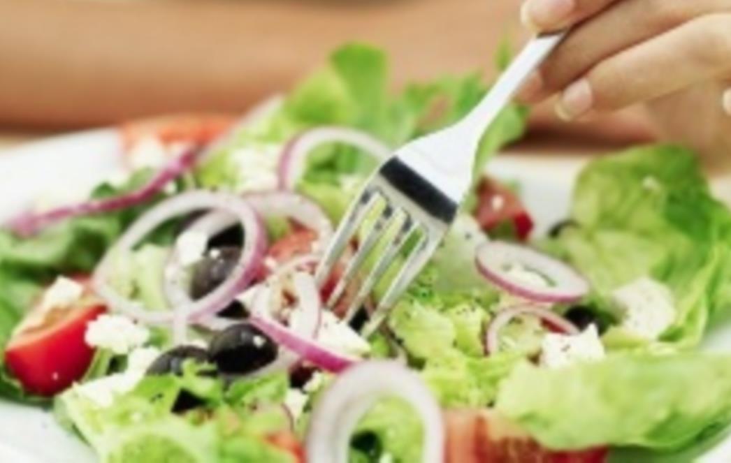 Šest zdravih namirnica u salatama od kojih se debljamo