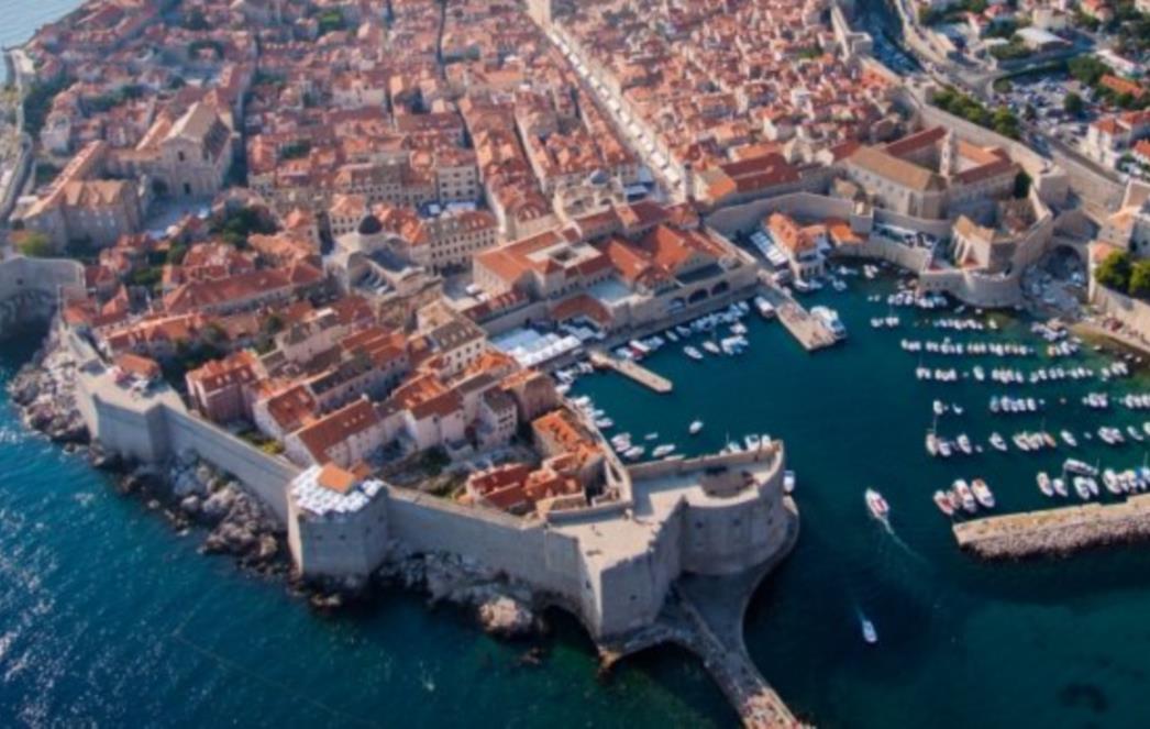 FINANCIAL TIMES: Može li vertikalno obrazovanje spriječiti iseljavanje iz Dubrovnika? 