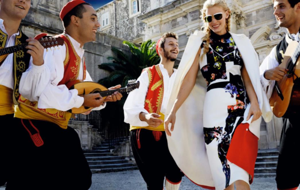 ODLIČNA PROMOCIJA DUBROVNIKU: Slavni fotograf i model na dubrovačkim ulicama