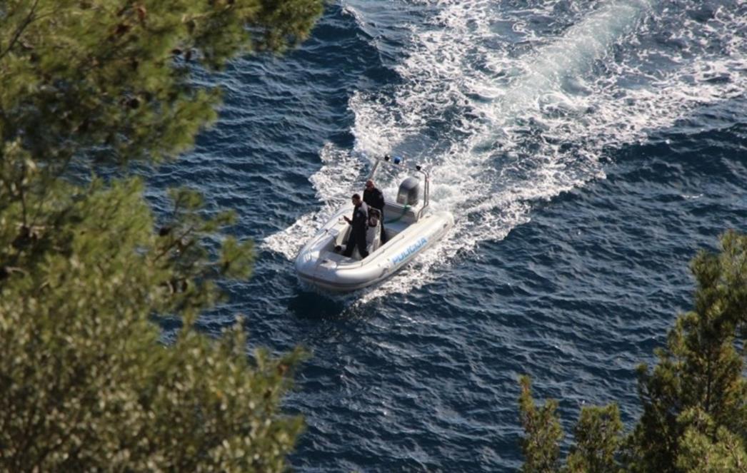 Pronađen pištolj kojim je 37-godišnjak u Postranjskoj ulici ubio majku i propucao oca, bio na dnu mora, ispod Boninova