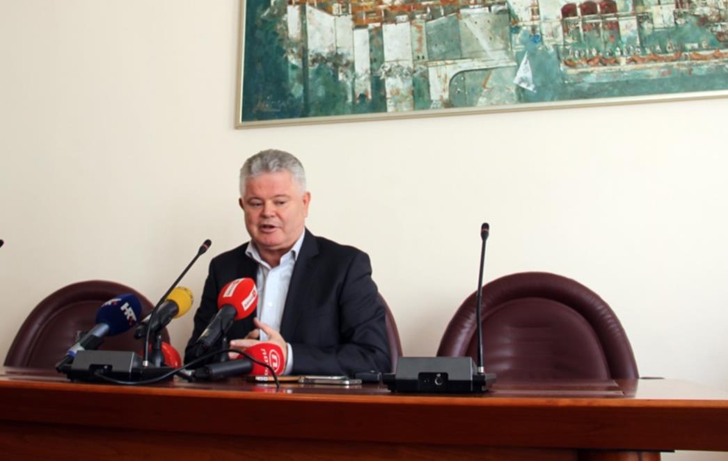 Jasna poruka - gradonačelnik je usamljen u svojim stavovima, a 'lex Vlahušić' je štetan za Grad!