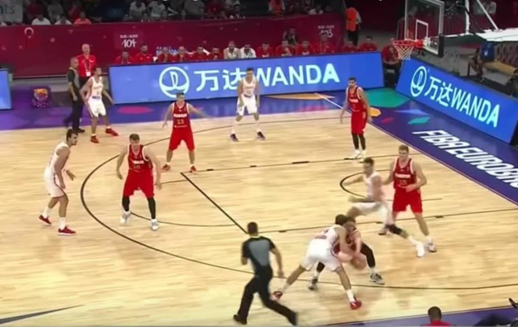 DARIO ŠARIĆ SE NALJUTIO NA PITANJE NOVINARA  'Mislim da sam odigrao korektnu utakmicu, neću više odgovarati...'