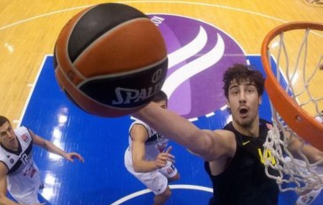 Šarić najbolji u porazu Efesa, 12 koševa Banića, osam poena Tomića