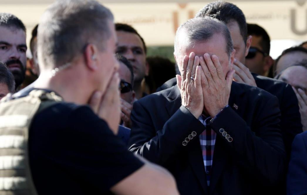 ISPALJENI HICEVI, AGONIJA SE NASTAVLJA: Sukobile se snage reda i pučista u zračnoj bazi u Turskoj