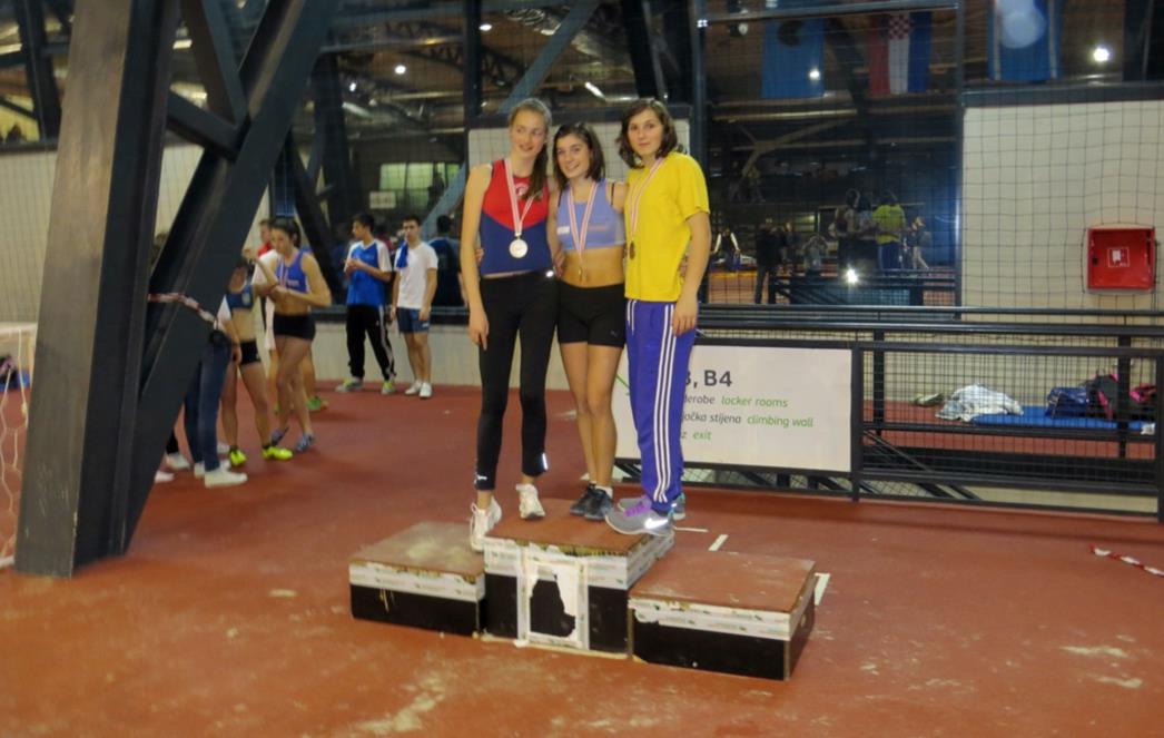 Dubrovačka štafeta zlatna u Splitu