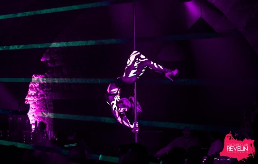 CC REVELIN Večeras ﻿Luminescence party uz specijalnu gošću 