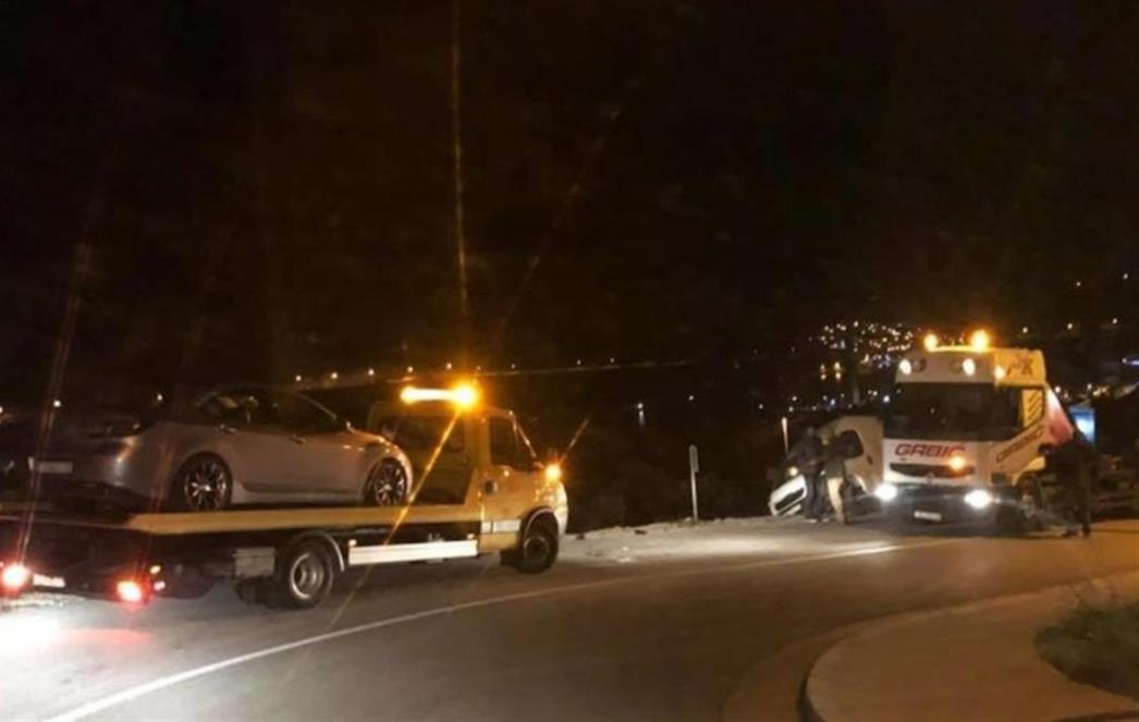 PROMETNA NESREĆA Na Babinom kuku kombi sletio s ceste (FOTO/VIDEO)