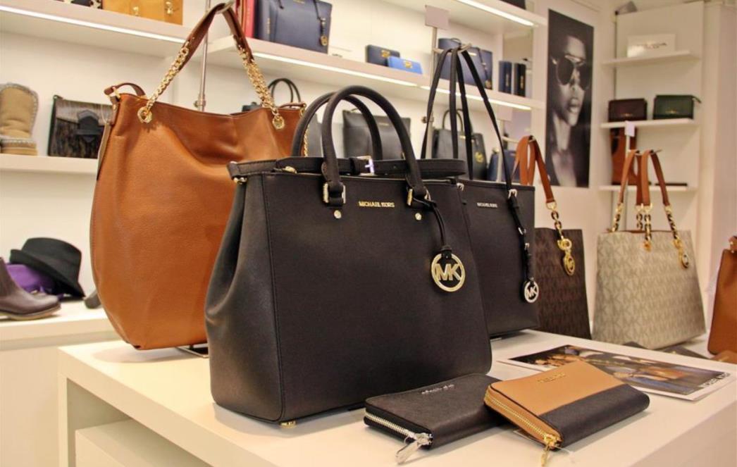 BORZA GRUPA UZ BOK NAJVEĆIM MODNIM IMENIMA: Pogledajte novu kolekciju Michael Kors (FOTOGALERIJA)