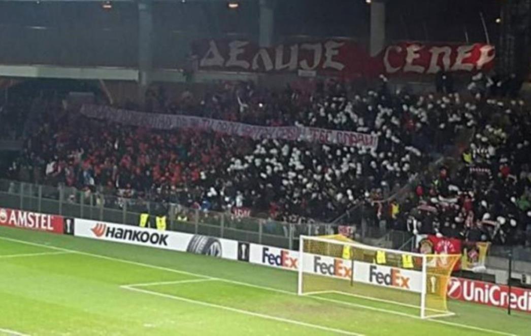 Navijači Crvene zvezde opet u bruci, izvjesili transparent potpore Ratku Mladiću