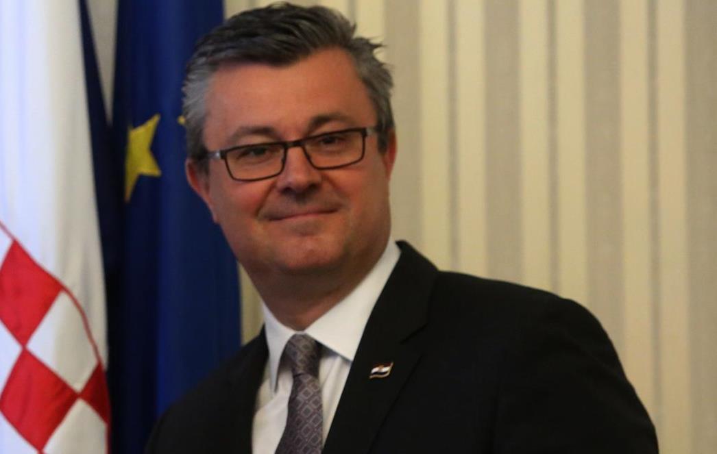 HDZ-OV PORTAL TVRDI: Orešković priprema dramatičan govor, sprema se dati ostavku!