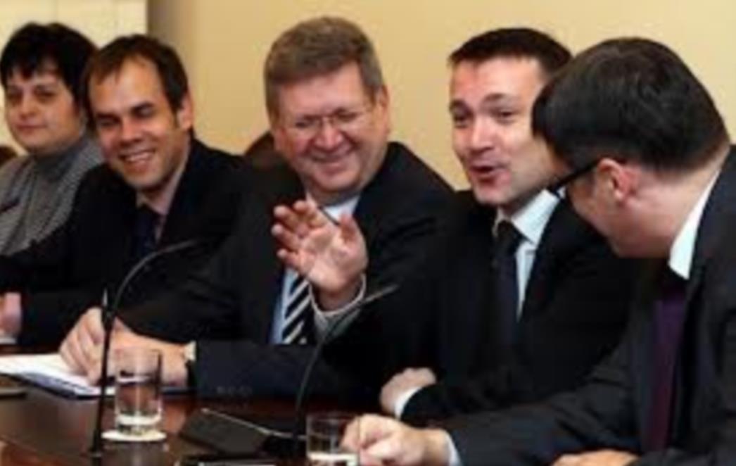 Znate li koji ministri nemaju niti jednog dana radnog staža izvan politike? 