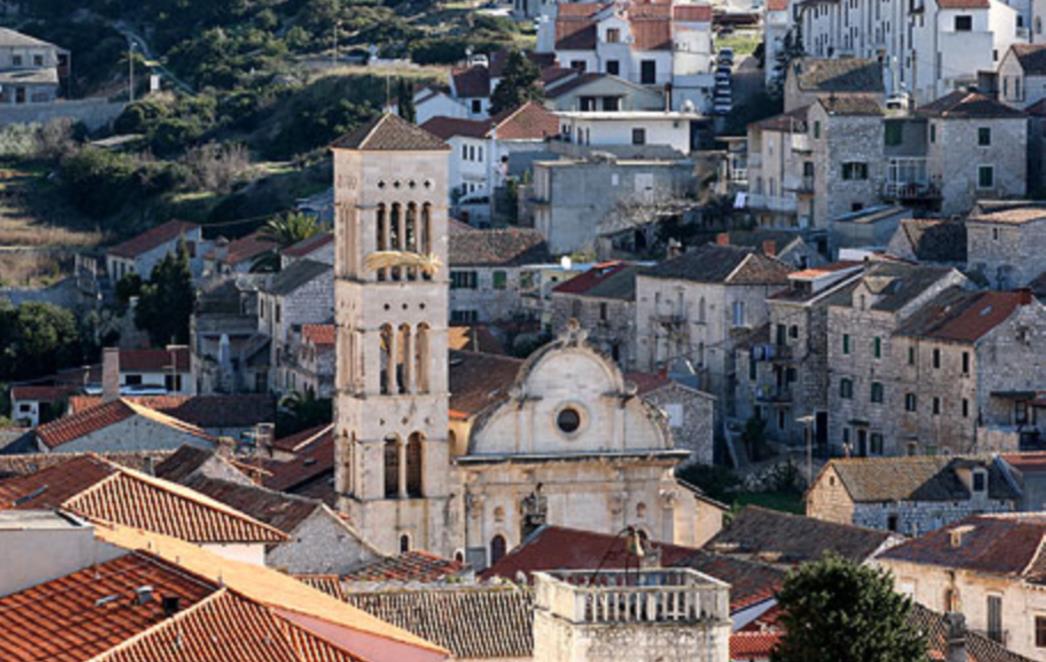 STRAVIČNO SILOVANJE NA HVARU: 'Kad on završi, možeš ići i ti'