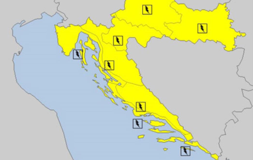 ŽUTO UPOZORENJE ZA CIJELU HRVATSKU: Dolaze nam pljuskovi s grmljavinom, a potom jaka bura