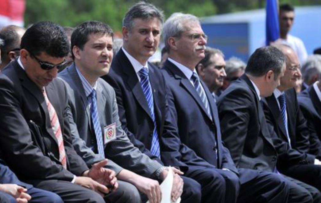 Hebrang: Nitko nema prava zabranjivati slike Gotovine