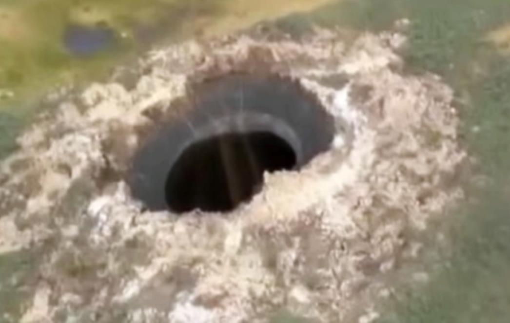 VIDEO: Što su misteriozne rupe u Sibiru, prijeti li nam kraj svijeta?