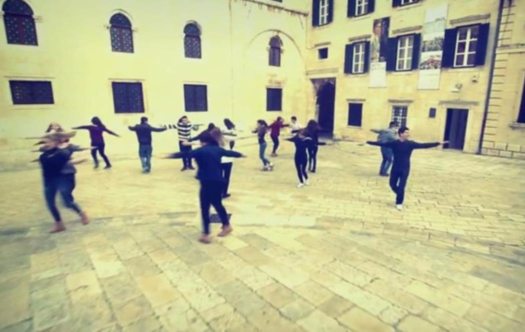 DUBROVAČKI MATURANTI U AKCIJI:  Što to rade  budući ugostitelji?