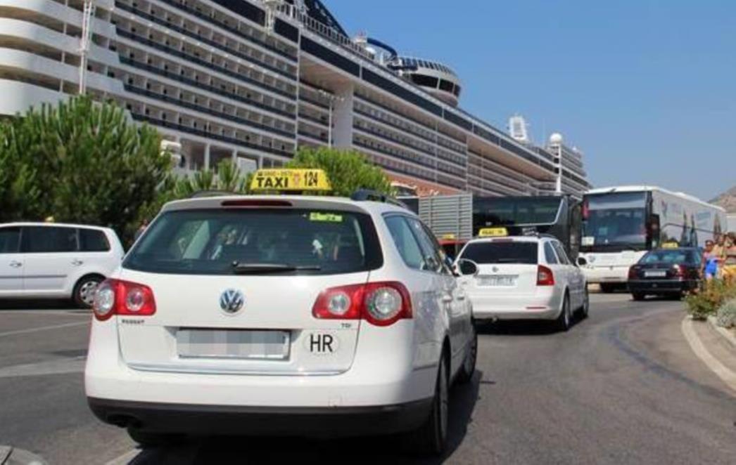 PROMIŠLJANJA GRADSKE UPRAVE: Taksisti su problem, ajmo im dati još koncesija?
