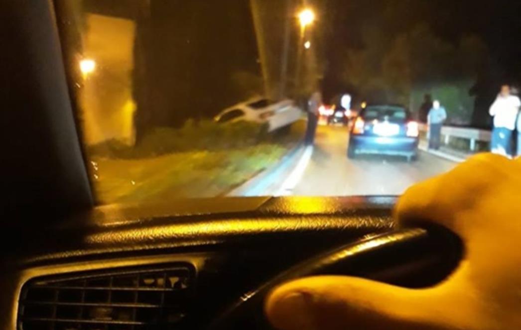PROMETNA  NESREĆA  Vozilo  udarilo  u  stup  na  petlji  poviše  Ilijine  glavice