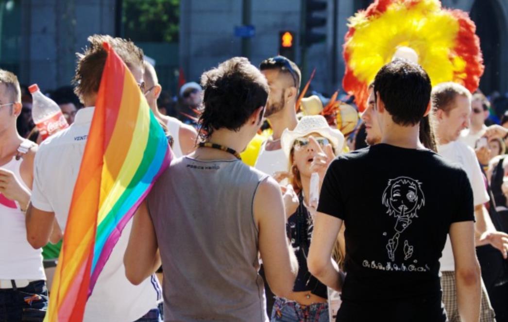  MOG’O SI NA KLUPI SPAVAT’, AL’ AKO NISI GAY: Kako se kažnjavao homoseksualizam u Jugoslaviji?