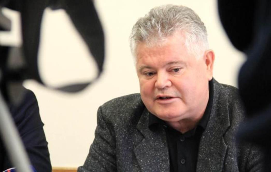 VLAHUŠIĆ UVODI RED: Taksistima ćemo oduzimati licence zbog prekršaja!