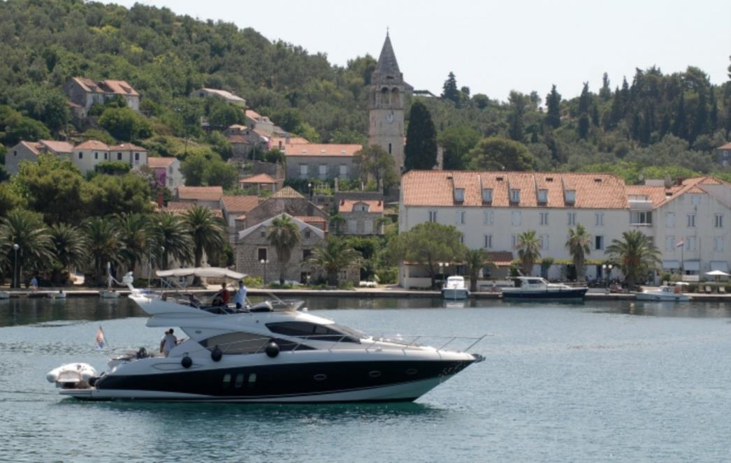 HOTEL ŠIPAN: Gosti stižu, radnici na ulicu?