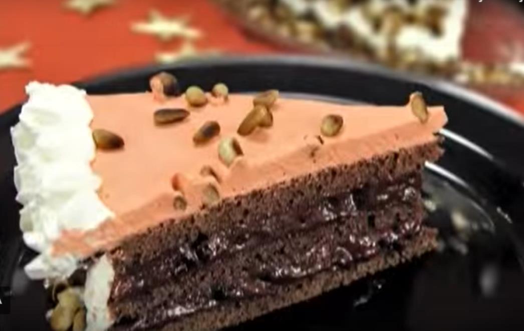 IDEALNA ZA BLAGDANE! Pripremite i vi ovu ukusnu čokoladnu tortu (VIDEO)