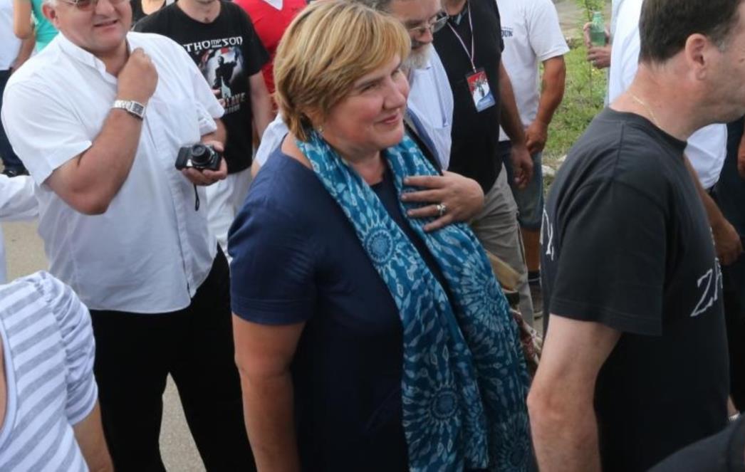 NA DVIJE TISUĆE LOKACIJA: Počelo prikupljanje potpisa za novi referendum 'U ime obitelji'