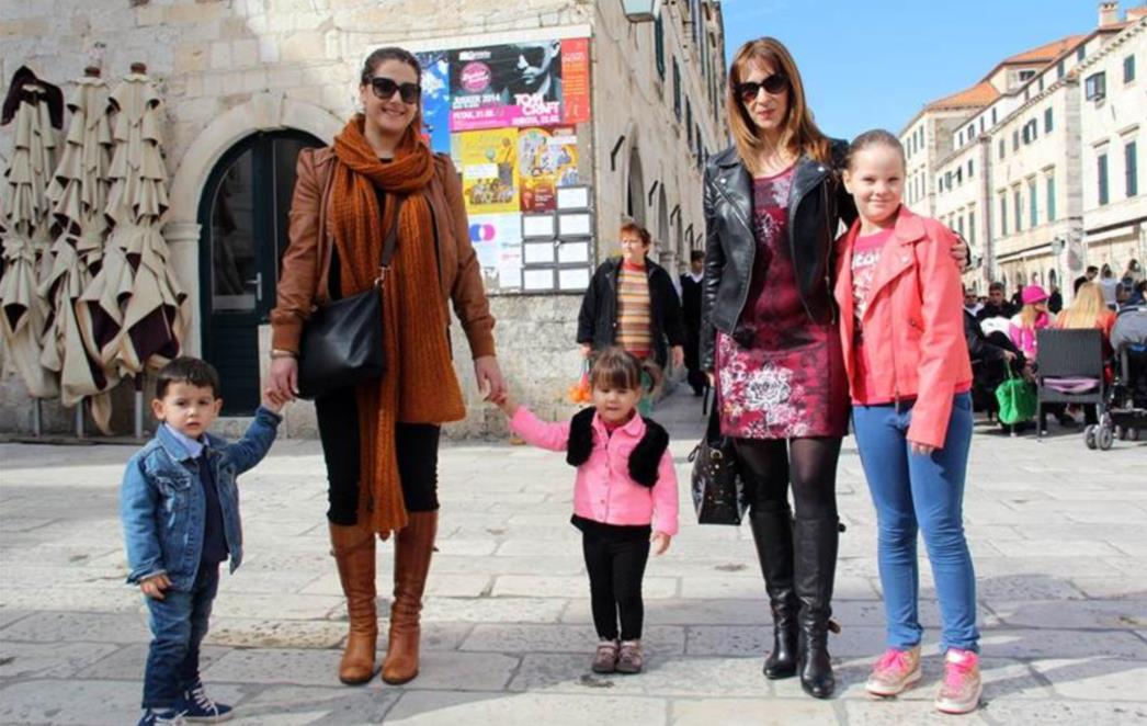 DOČEKALI SUNCE:  Najbolje je na Stradunu (FOTOGALERIJA)