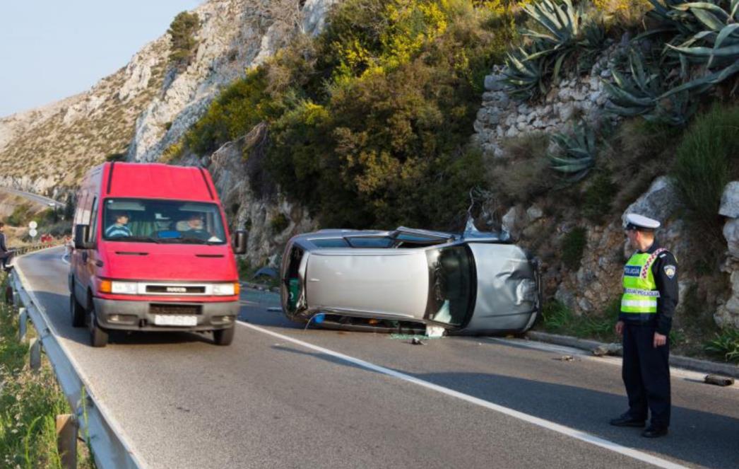 PROMETNA NESREĆA U BLIZINI DUBROVNIKA: Jedan ozlijeđeni prevezen u Opću bolnicu Dubrovnik 