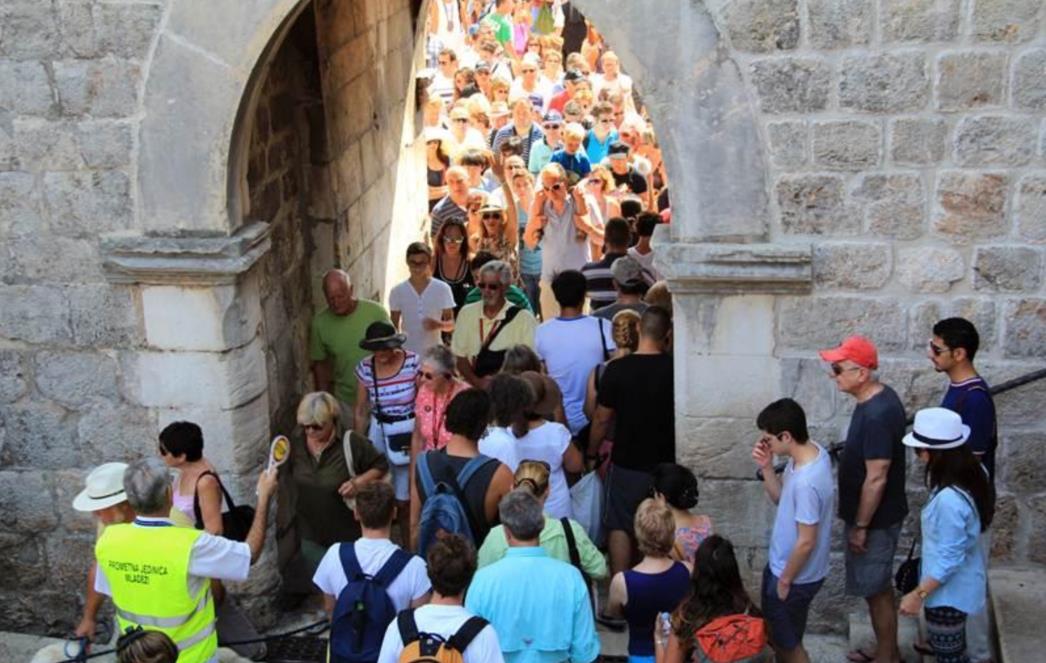 TURISTIČKA ZAMKA? Novinarka zbog gužve jedva čekala napustiti Dubrovnik