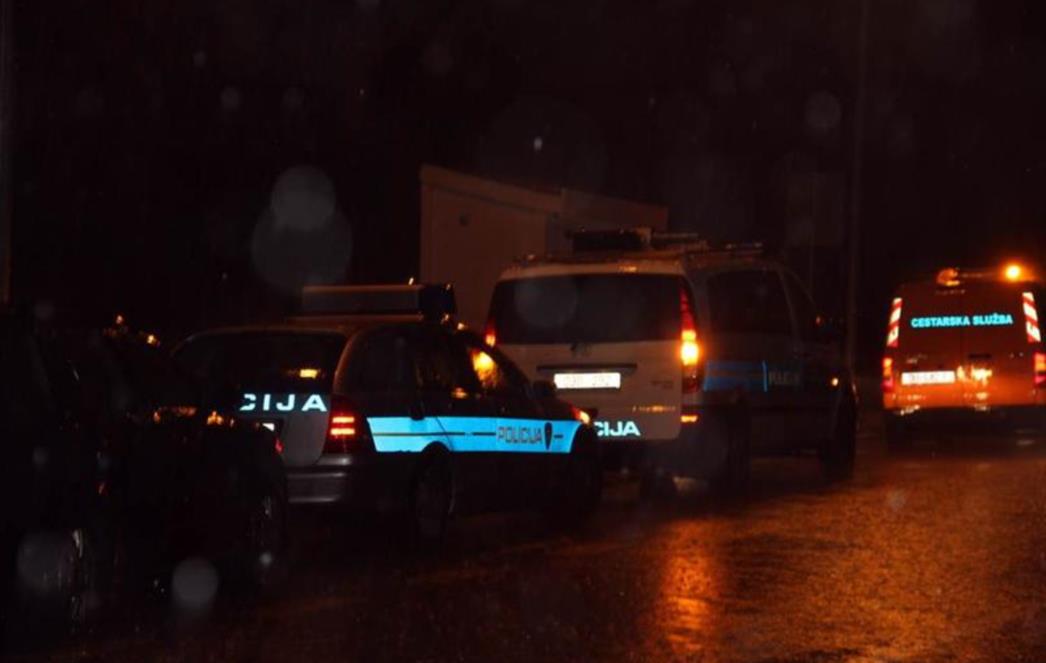 KOBNA NOĆ:  Sudar tri automobila, jedna osoba smrtno stradala