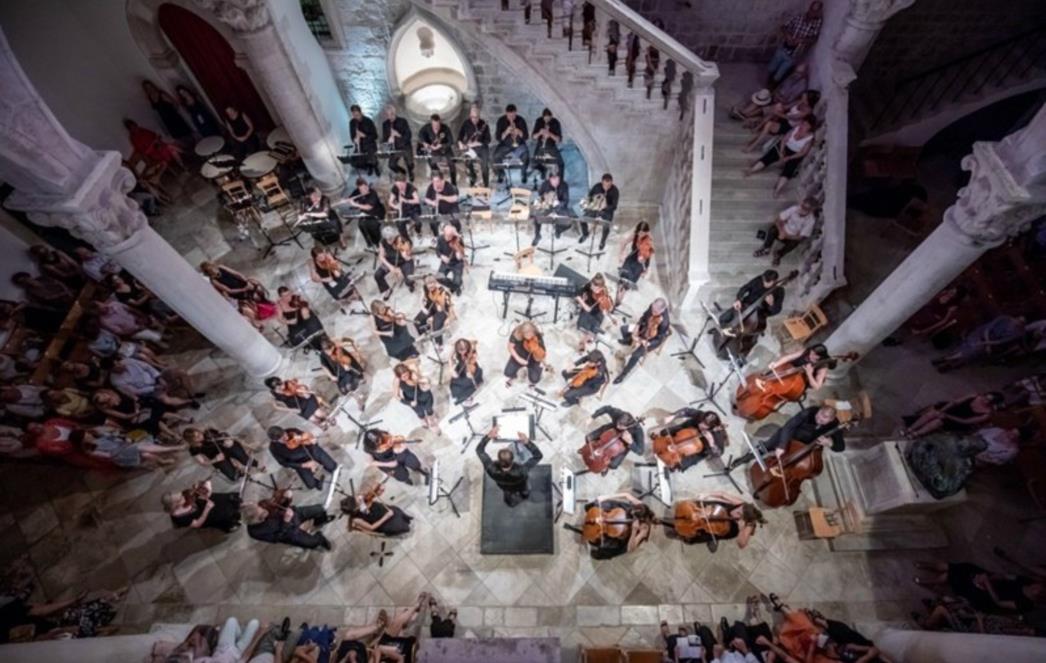 Glazbena svečanost u Dvoru uz dubrovačke simfoničare, Bogányja i Marasa (FOTO)