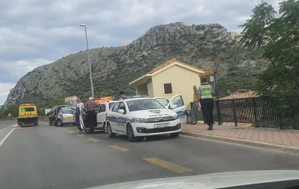  Sudarila se dva automobila u Župi na skretanju za Lidl (FOTO)