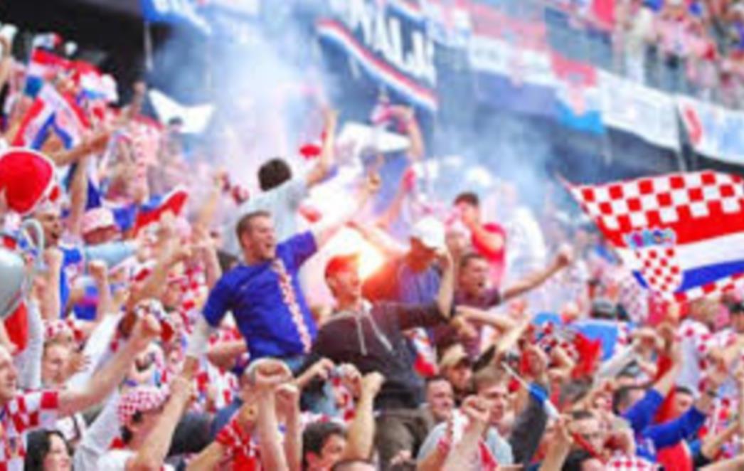 (VIDEO) Ovo je novi hit koji će pjevati hrvatski navijači u Brazilu: Hrvatsku ljubi sine i nikog više od nje!